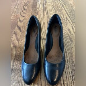clarks pumps/heels black